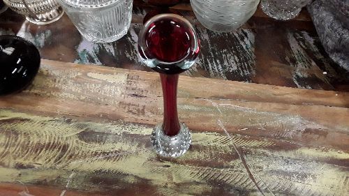 Vase rouge bullé