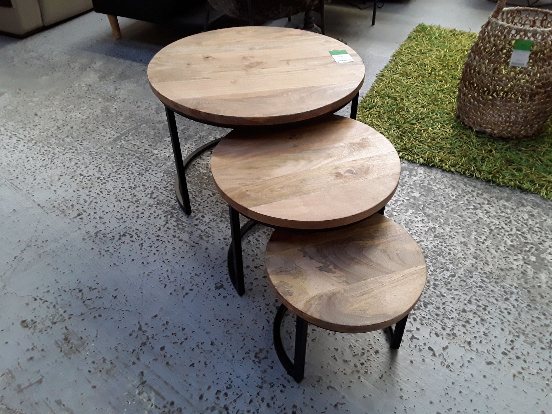 Set de 3 tables rondes manguier