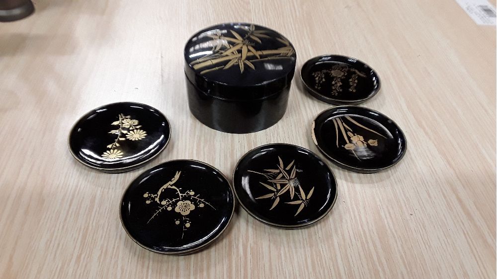 Boite avec sous tasse style chinois