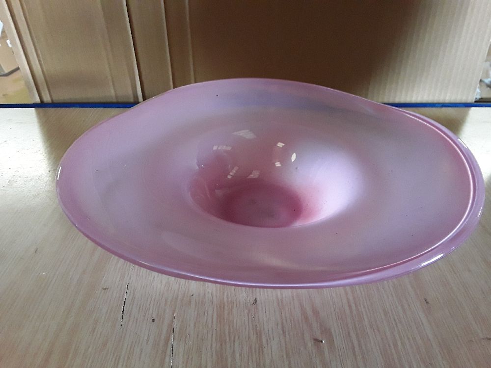 Coupe verre rose signée