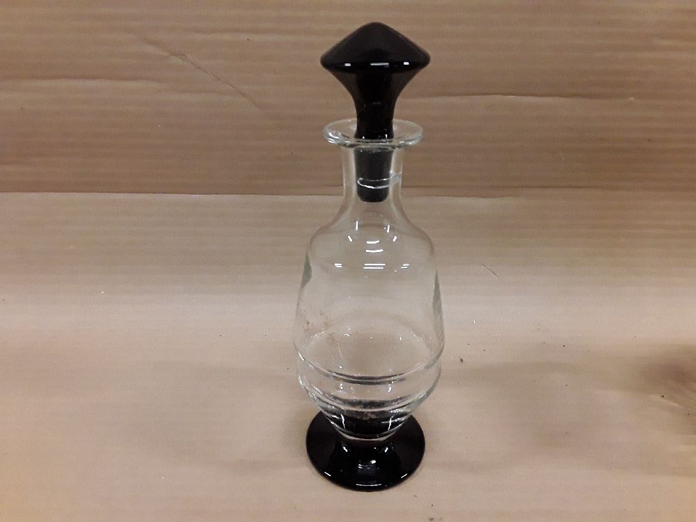 Carafe verre noire