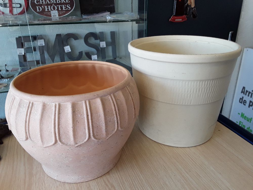 Cache pot gm divers