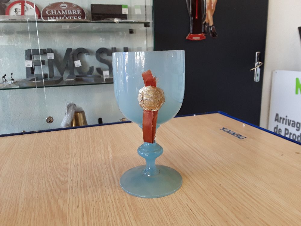 Verre bleu portieux