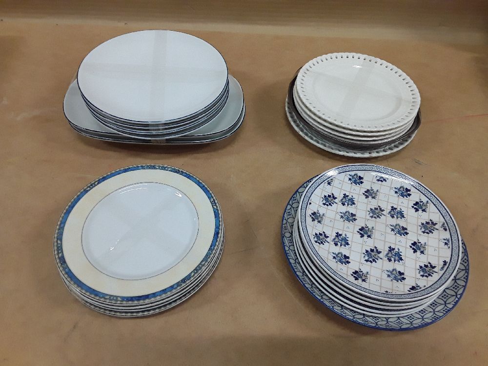 Lot d'assiettes