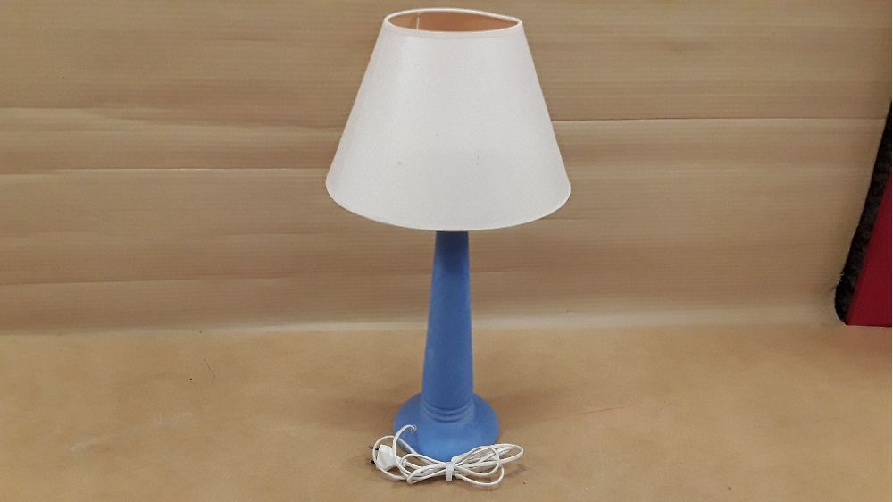 Lampe de chevet pied bleu