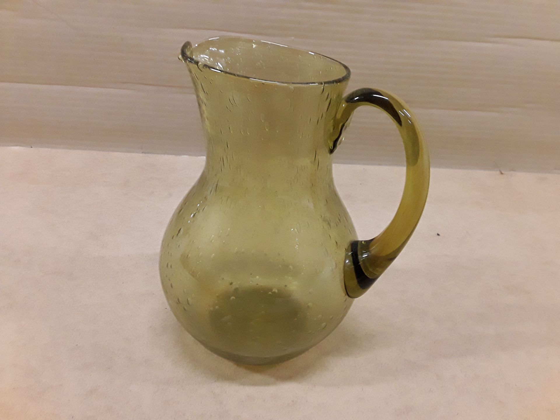 Carafe verre soufflé biot signé
