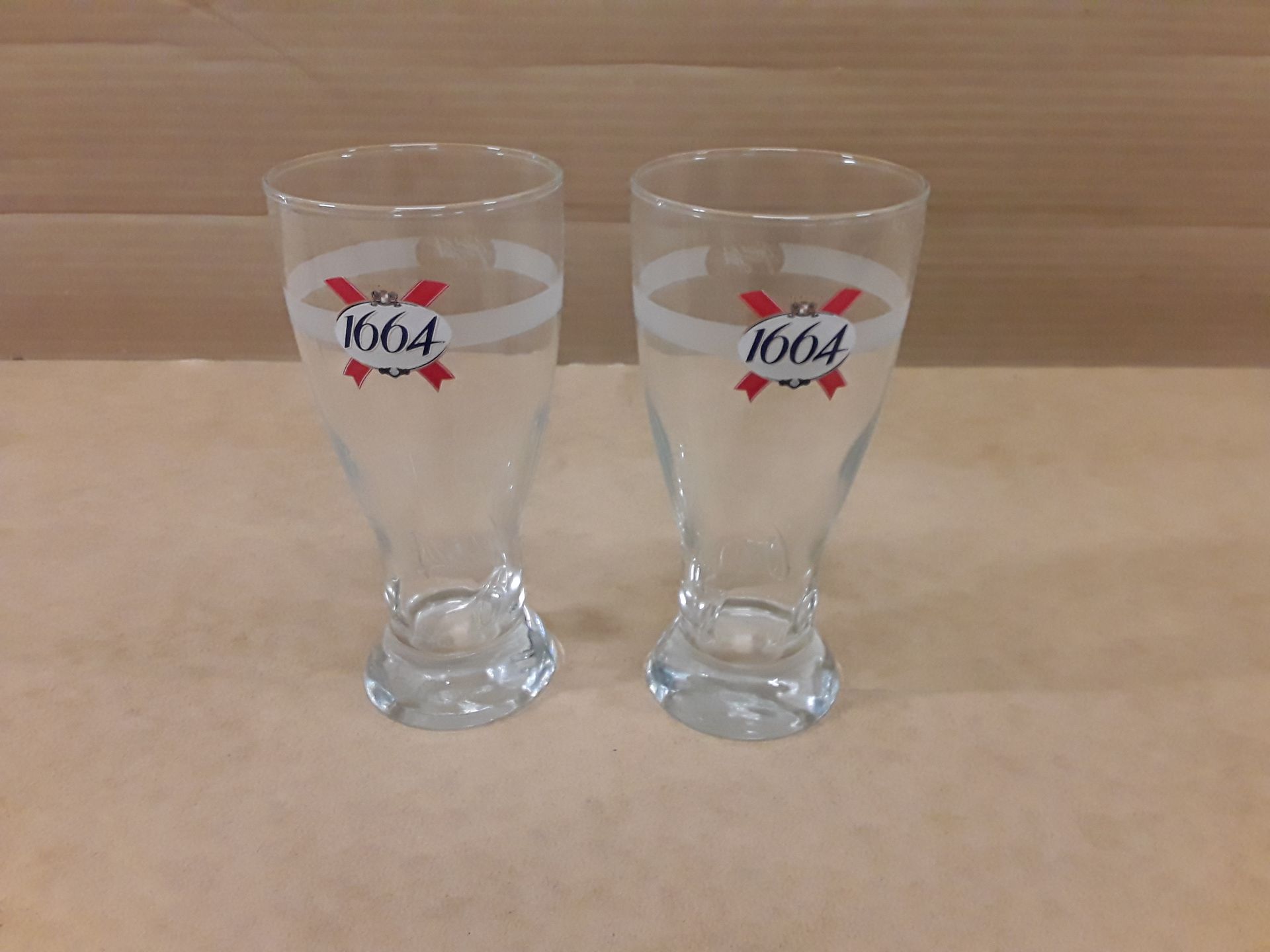 Lot de 2 verres à bière 1664