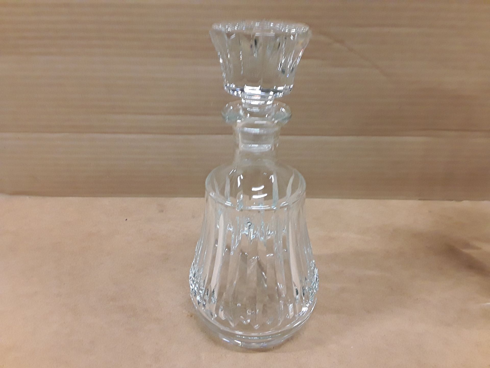 Carafe daum signée