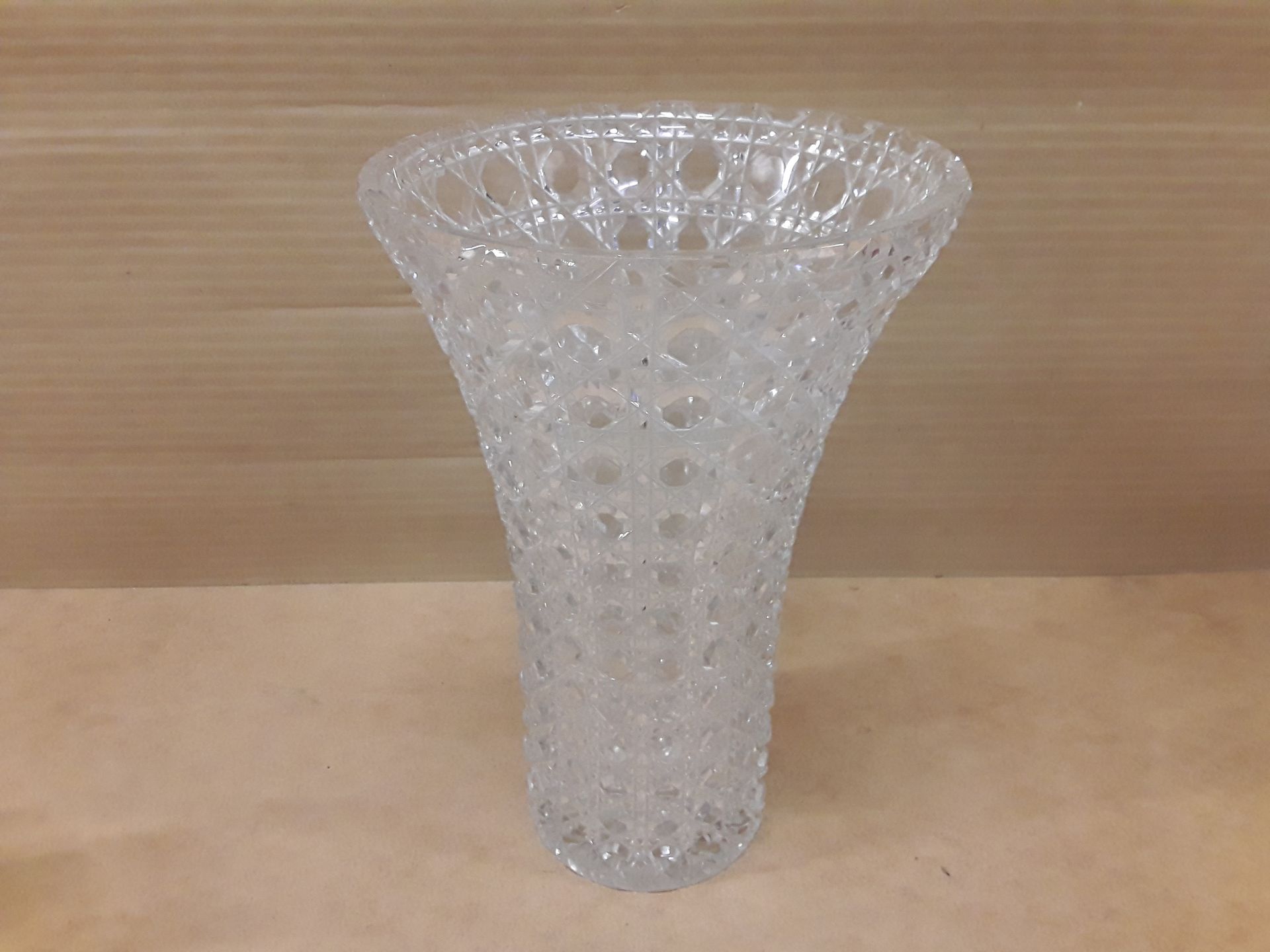 Grand vase baccarat non signé